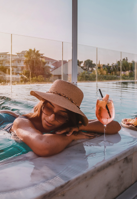 Rooftop Pool & Lounge