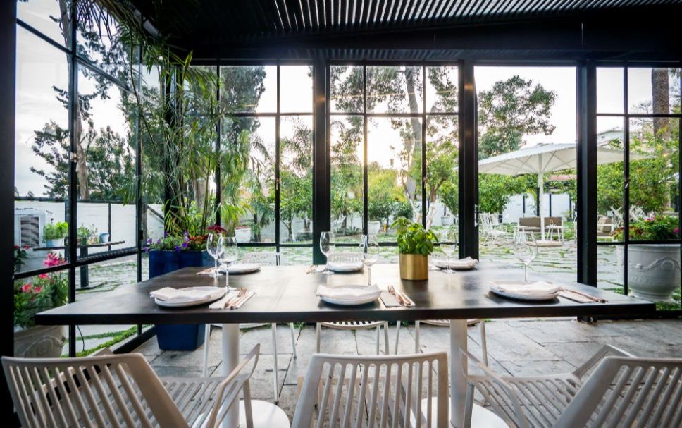 מלון הבוטיק ליר גדרה | מסעדת אברטו ביסטרו