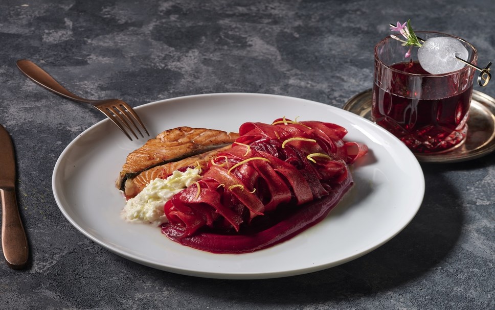 מסעדת אברטו | פפרדלה סלמון בסגול/ עסקיות צהריים