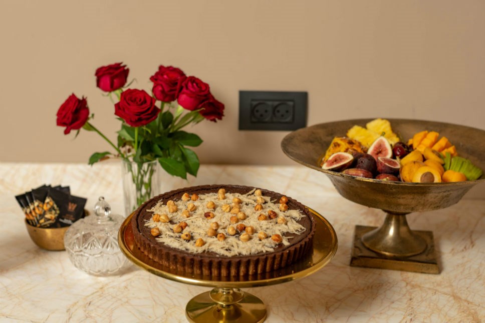 מלון הבוטיק ליר גדרה | קערת פירות וקינוח פאי