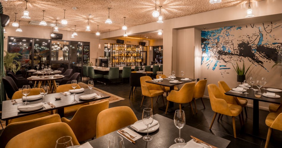 ליר לאונג׳ בר