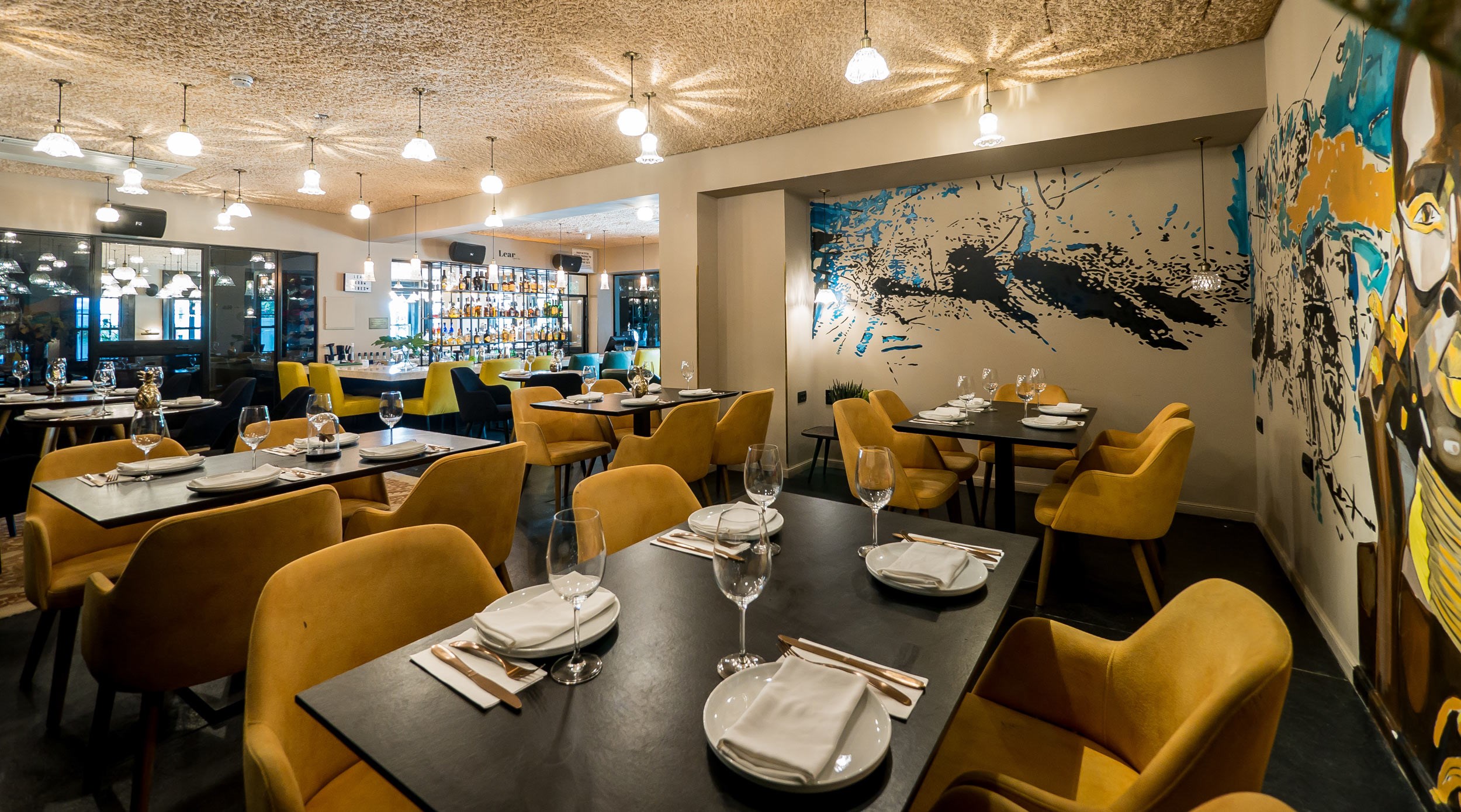 ליר לאונג׳ בר